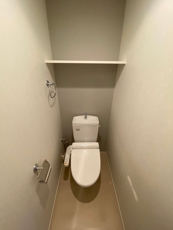 地下鉄空港線 博多駅 徒歩8分 14階建 築12年のトイレ写真