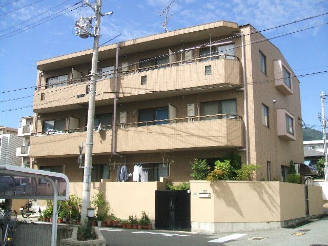 建物外観　全戸南向きのマンションです