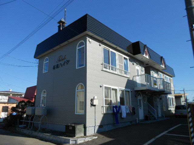 釧路郡釧路町若葉のアパートの建物外観