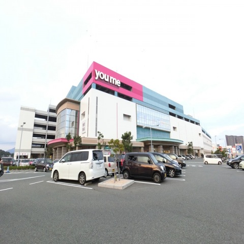【下関市綾羅木新町のアパートのショッピングセンター】