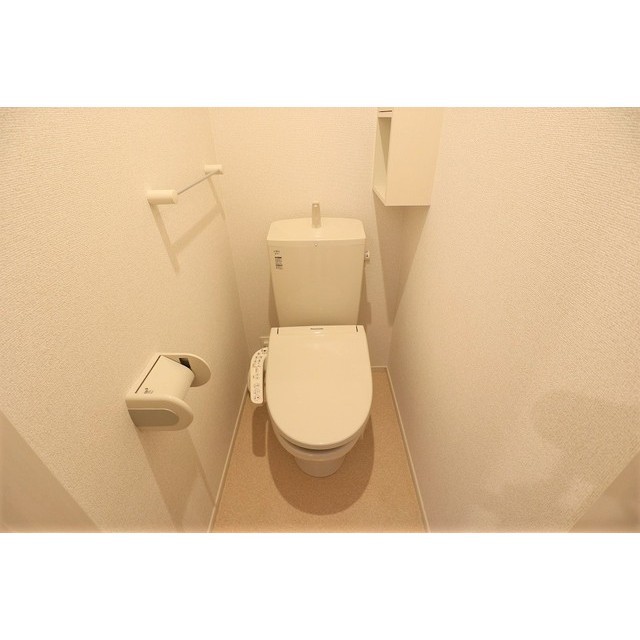 【諏訪市上川のアパートのトイレ】