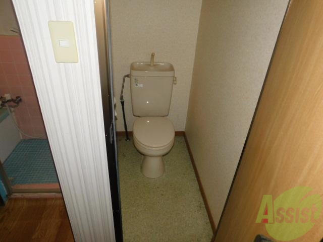 トイレ　水洗式のトイレ