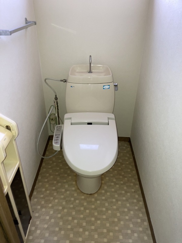 ＪＲ予讃線 観音寺駅 徒歩13分 2階建 築31年のトイレ写真