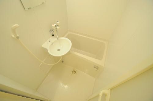 【三鷹市牟礼のアパートの洗面設備】
