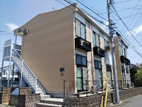 【三鷹市牟礼のアパートの建物外観】