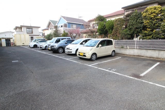 【ウィンビュ湘南の駐車場】