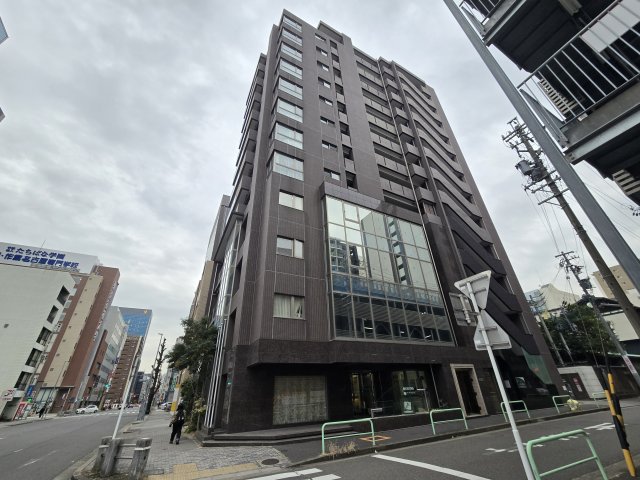 【名古屋市中区丸の内のマンションの建物外観】