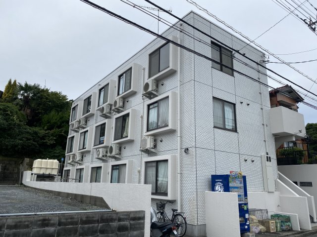 【関戸マンションの建物外観】