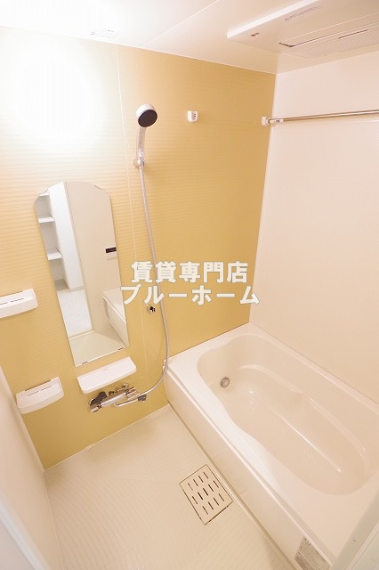 バス・シャワールーム　追炊き・浴室乾燥機能付き！