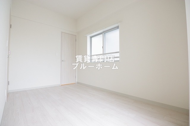 その他　洋室の別アングルです！