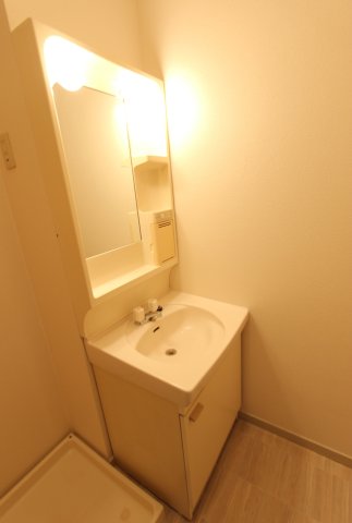 洗面設備　参考写真です。現況優先。