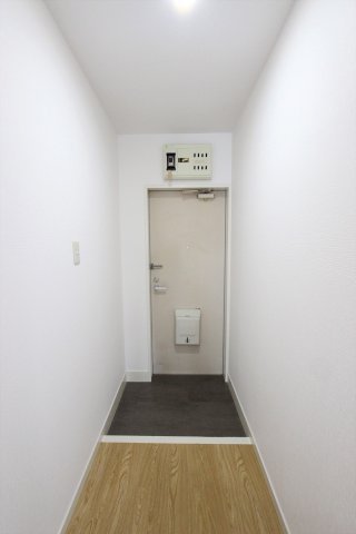 玄関　参考写真です。現況優先。