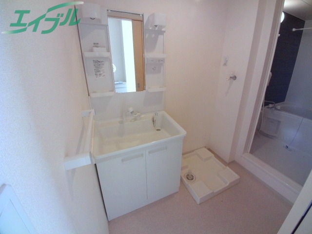 洗面設備　同タイプの部屋写真です