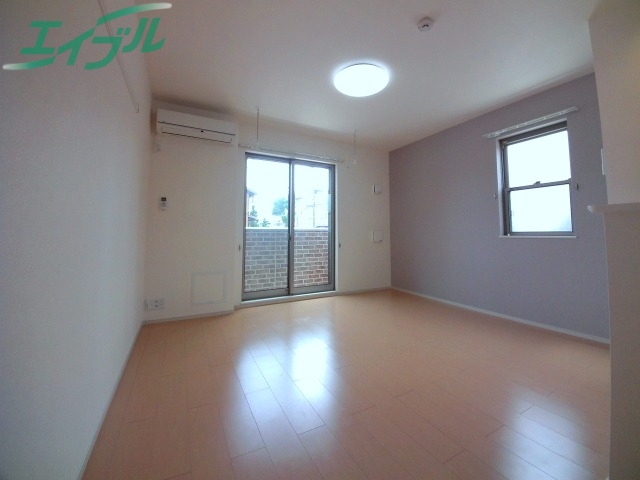 居室・リビング　同タイプの部屋写真です