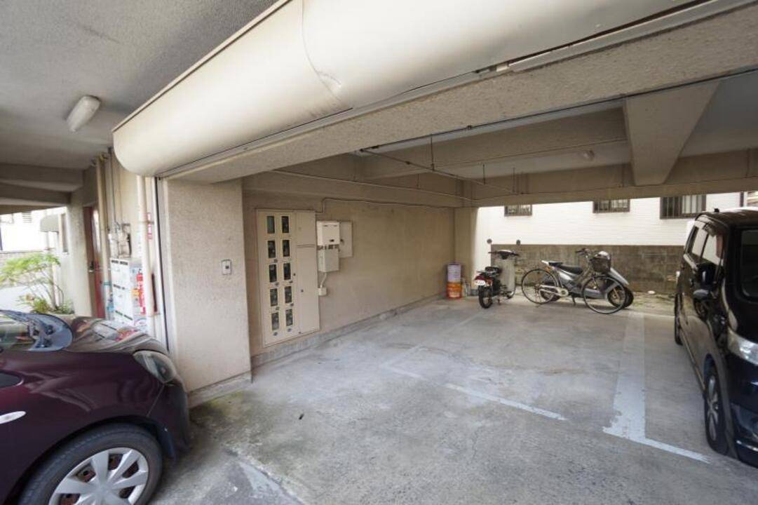 駐車場　駐車場