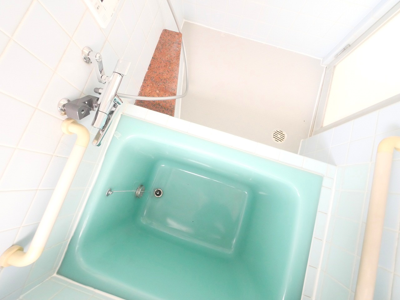 バス・シャワールーム　お風呂で日々の疲れを落としましょう