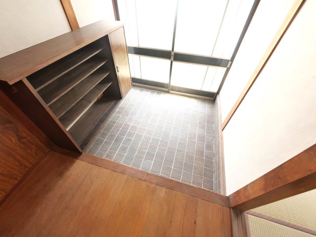 玄関　収納もある玄関です