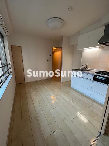 居室・リビング　こちらの居間で趣味の時間をお楽しみください