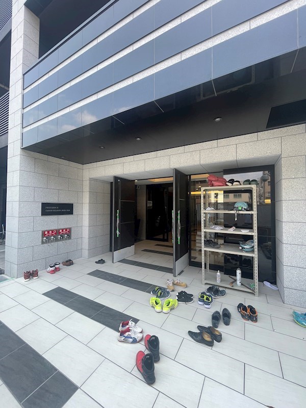 エントランス　ゆとりのあるエントランスです