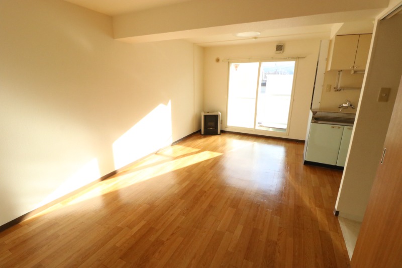 居室・リビング　ＬＤＫ１２．２帖☆