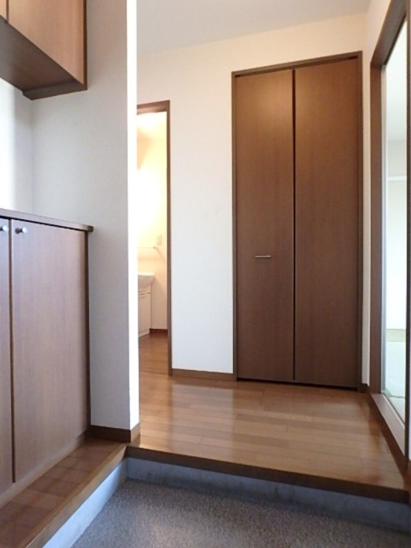 玄関　図面と現状に相違がある場合には現状を優先