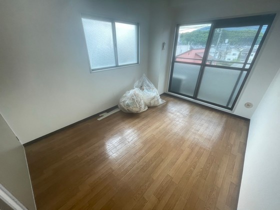 居室・リビング　※別号室の写真です。