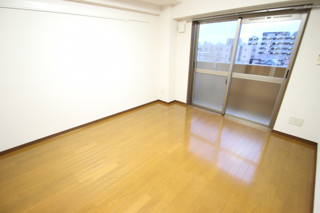 居室・リビング　※他のお部屋の参考写真です。