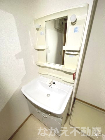洗面設備　脱衣スペースもあります