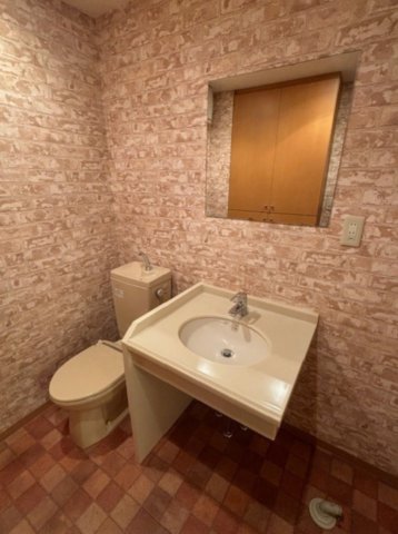 トイレ　トイレ