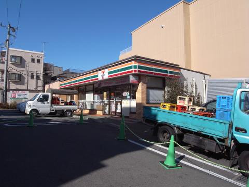 コンビニ　セブンイレブン 板橋仲町店（コンビニ）まで158m