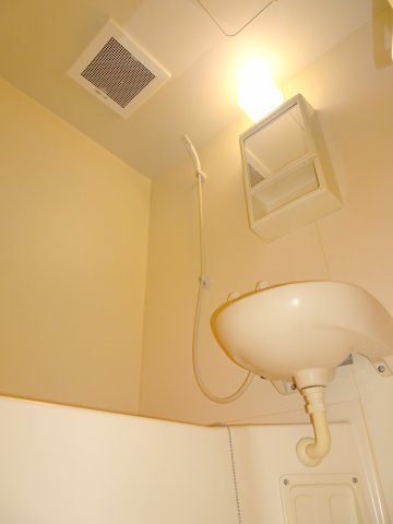 バス・シャワールーム　カスタリア野毛山