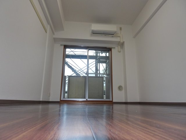 居室・リビング　カスタリア野毛山