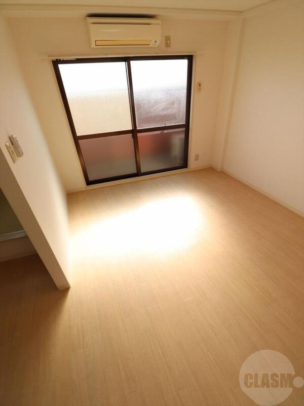 居室・リビング　７帖の洋室