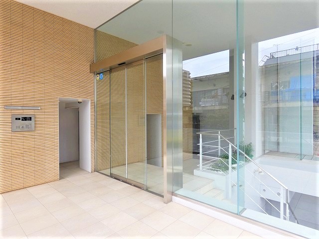 エントランス　エントランス