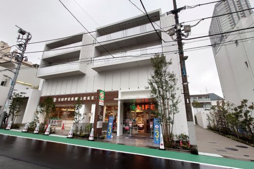 スーパー　ライフ 市谷薬王寺店（スーパー）まで275m