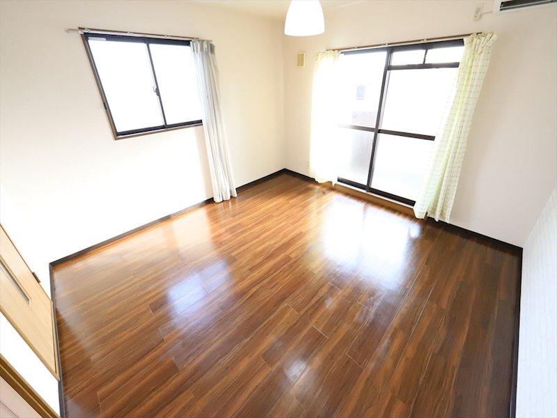 居室・リビング　洋室10帖　クローゼット　南向き