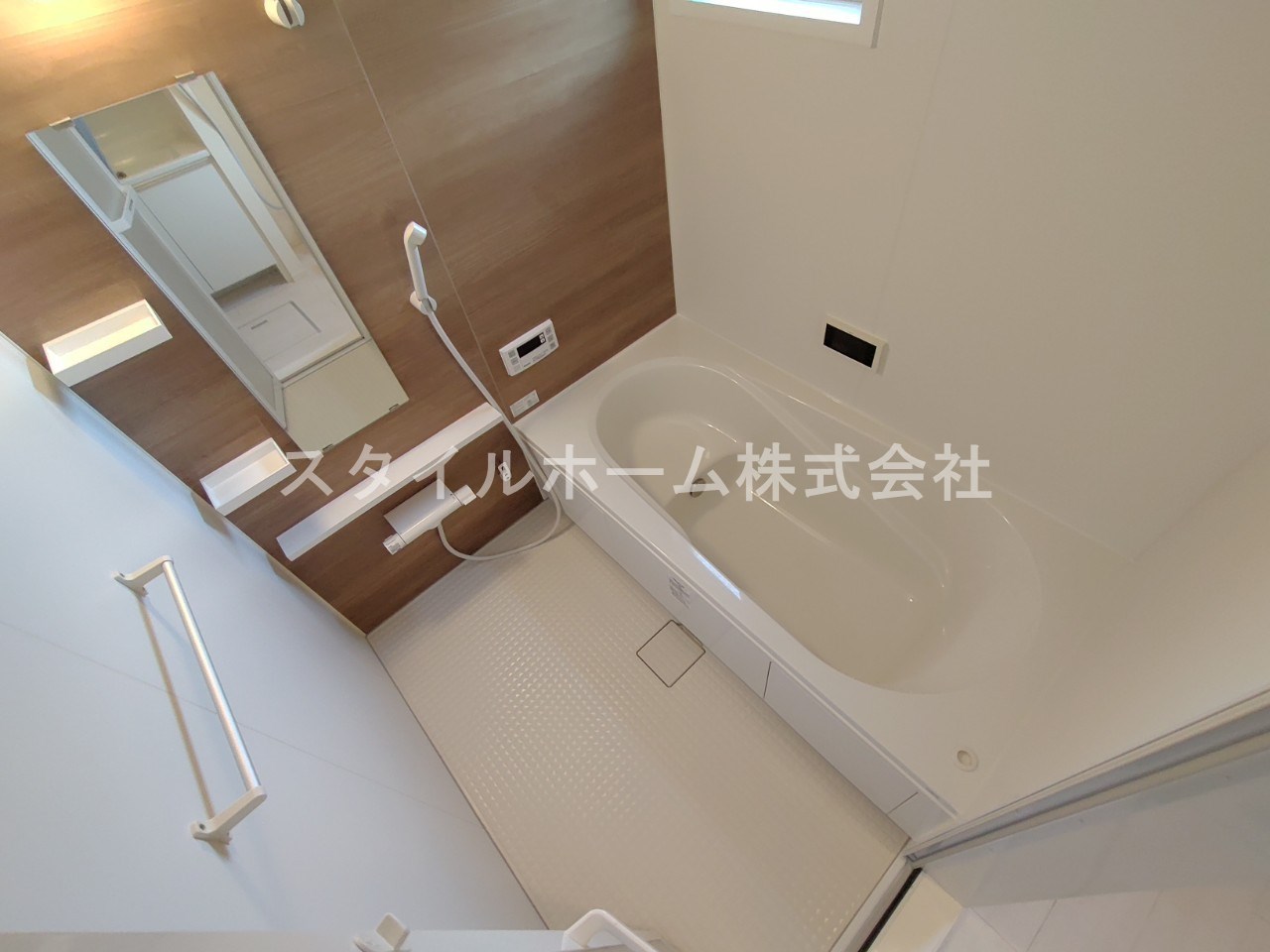 バス・シャワールーム　別部屋写真です。