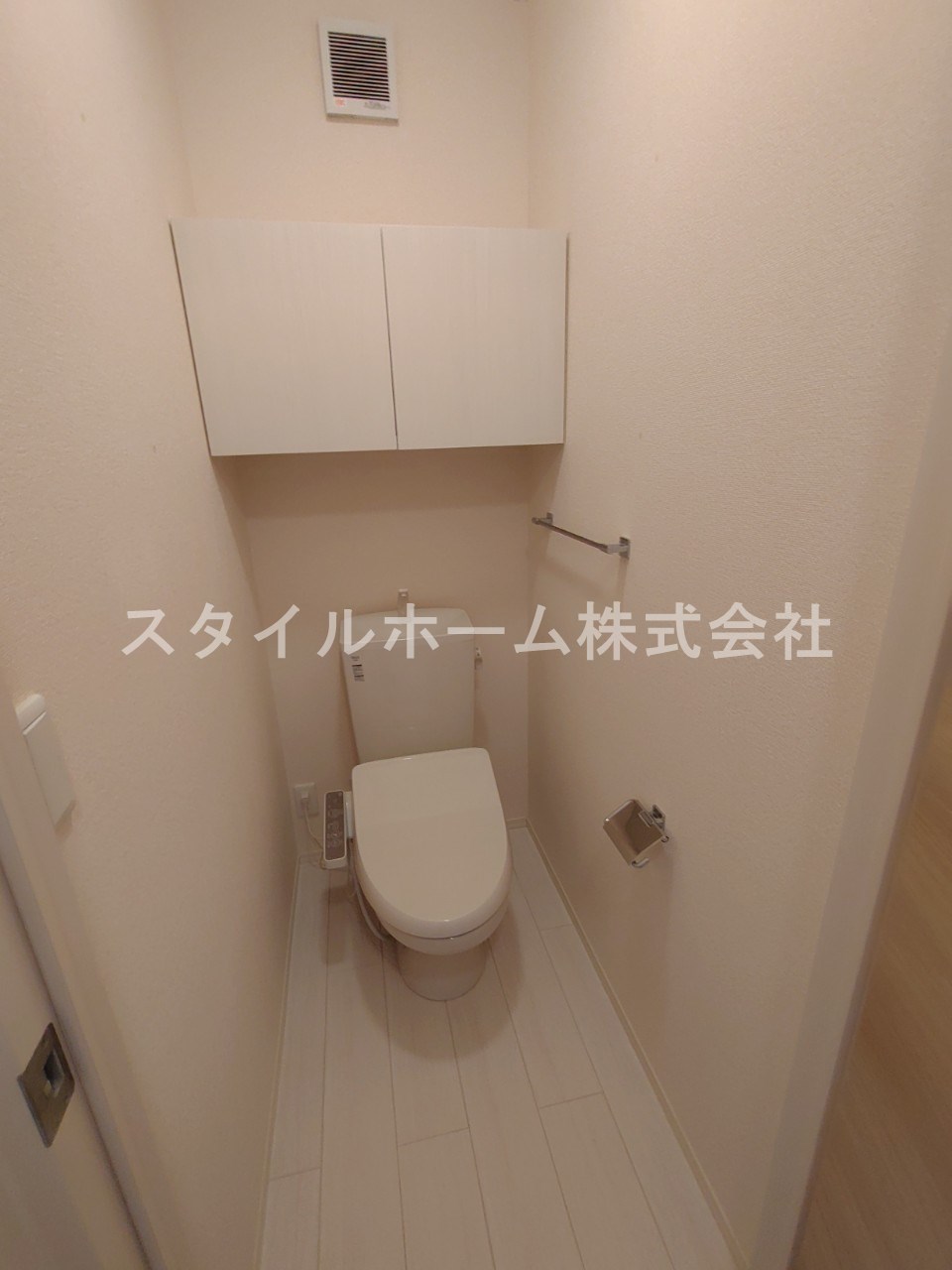 トイレ　別部屋写真です。