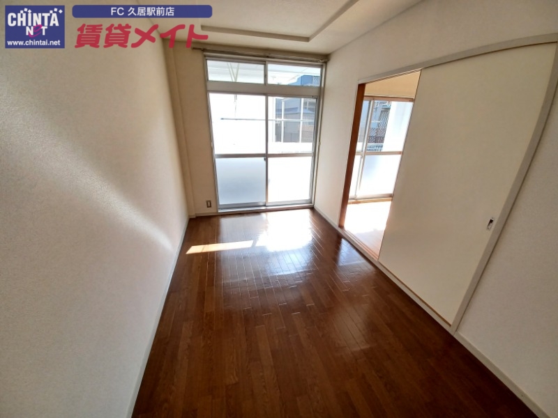 居室・リビング　別部屋同型写真