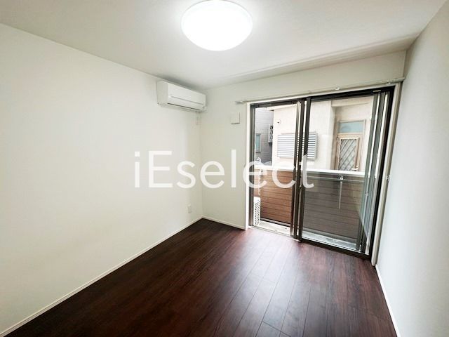 居室・リビング　4.6帖の洋室