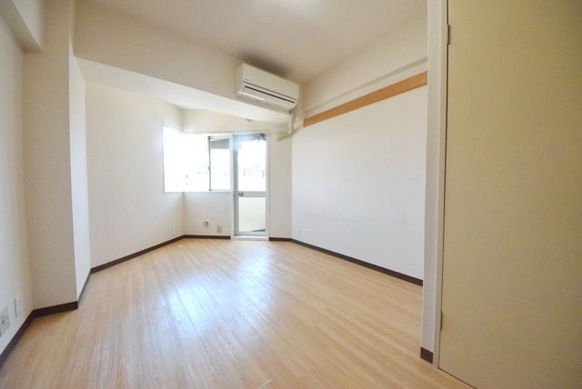 居室・リビング　寝室