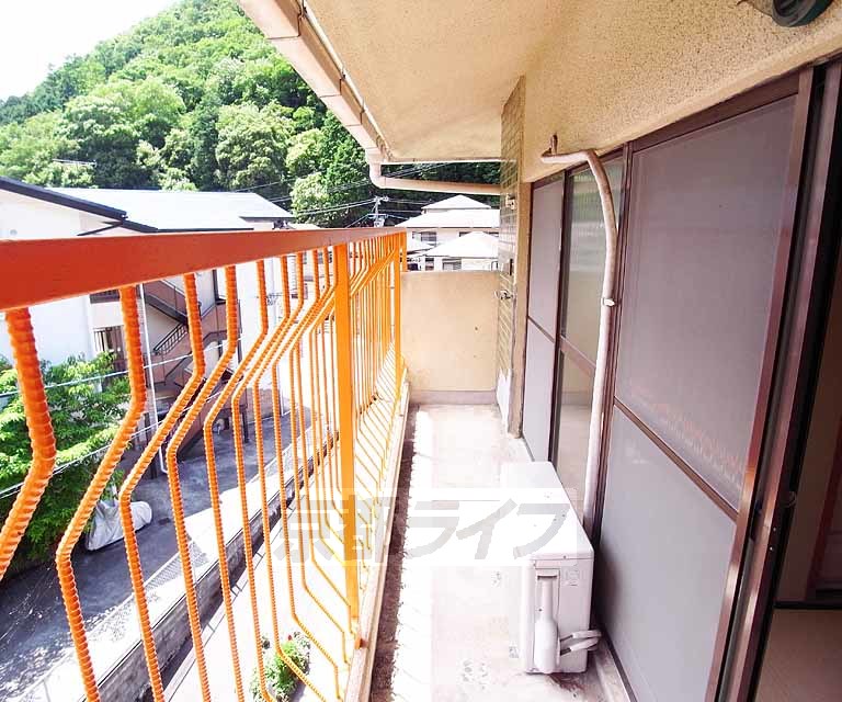 バルコニー　洗濯物もたくさん干せますね。