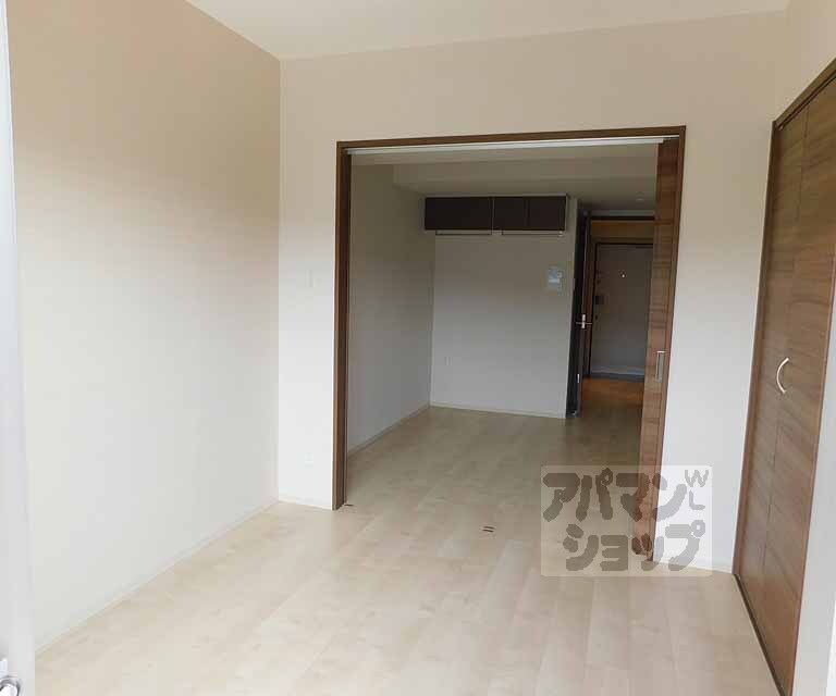 居室・リビング　寝室が分けられる便利な間取りです。