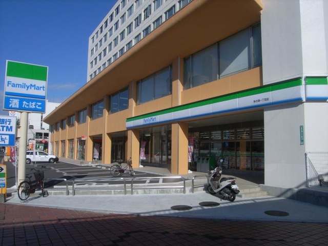 コンビニ　ファミリーマート 多の津一丁目店（コンビニ）まで707m