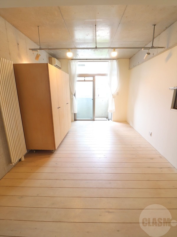 居室・リビング　お洒落なデザイナーズ物件です