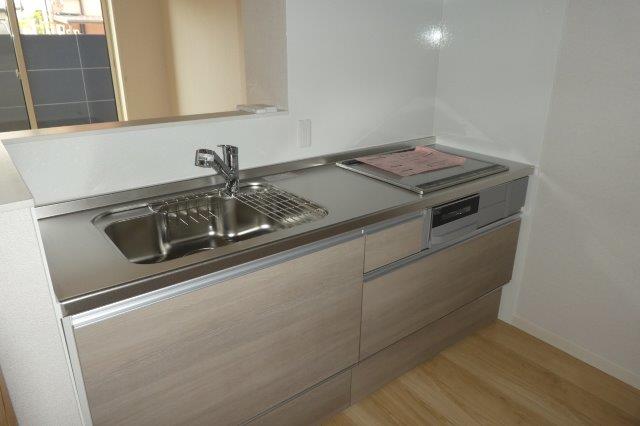 キッチン　３口IHコンロ付システムキッチン
