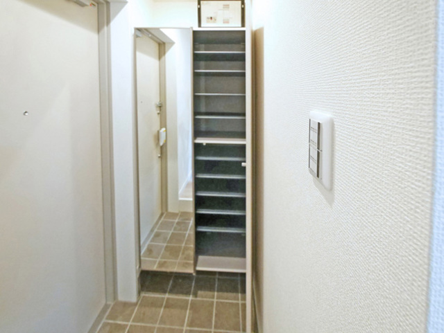 玄関　シューズボックス（鏡付き）