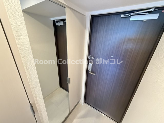 玄関　同シリーズイメージ写真 反転色違い 現況と異なる場合現況優先