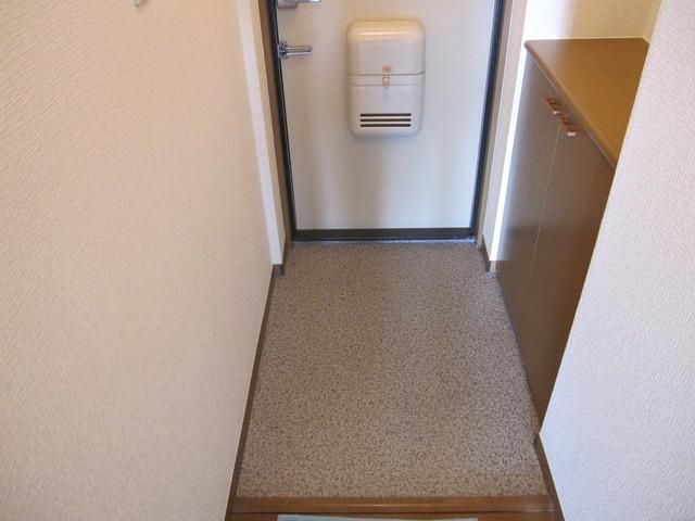 玄関　玄関ホール下駄箱