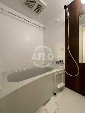 バス・シャワールーム　コンフォリア・リヴ北久宝寺Q　浴室